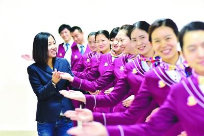 礼仪培训师