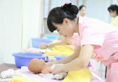 母婴护理指导师
